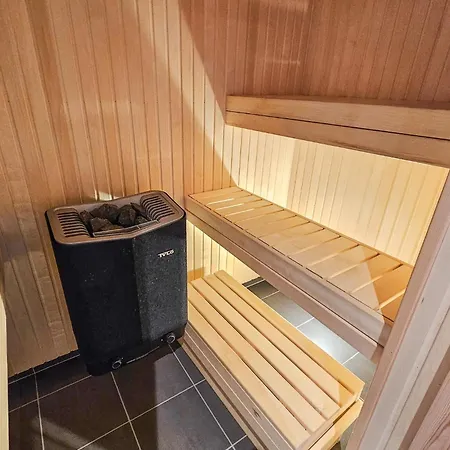 بيت للعطل In With Sauna